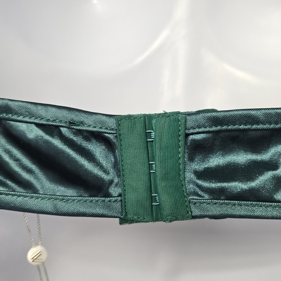 WOW Couture Halter Ruffled Cheeky One Piece Monokini Emerald Green L - Picture 9 of 13